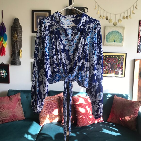 RACHEL ZOE size L Blue & White Floral Batwing Sleeve Cropped Smocked Waist Top - Picture 1 of 5